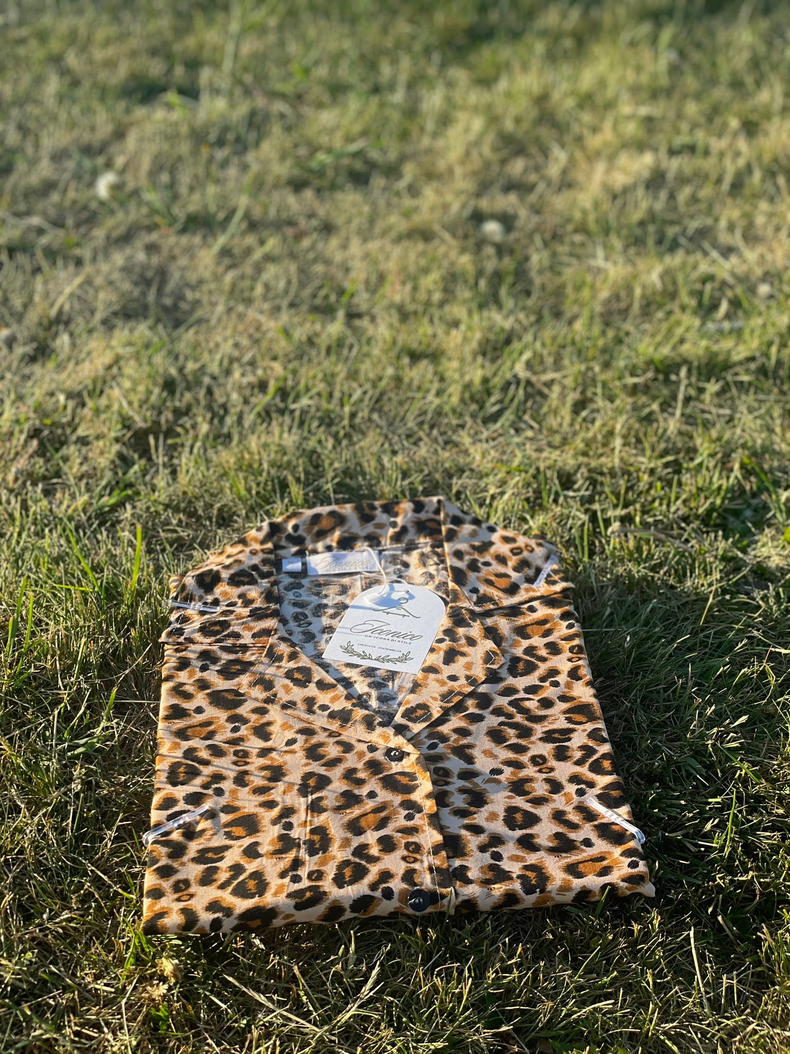 Lightweight linen shirt dress with golden amber cheetah spots – Iconico Safari collection